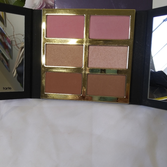 Tarteist Pro Glow 3 by Tart.Cheek Palette - Picture 4 of 5